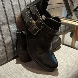 UGG Patsy Black UggPure Shearling Lining Ankle Boots Womens Size 6 🥾